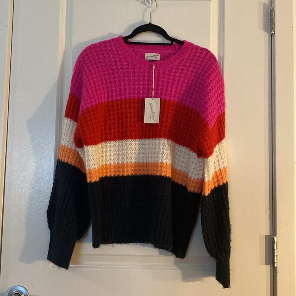 (NWT) Universal Thread Pink / Red / Cream / Peach/ Navy Waffle Sweater, Medium